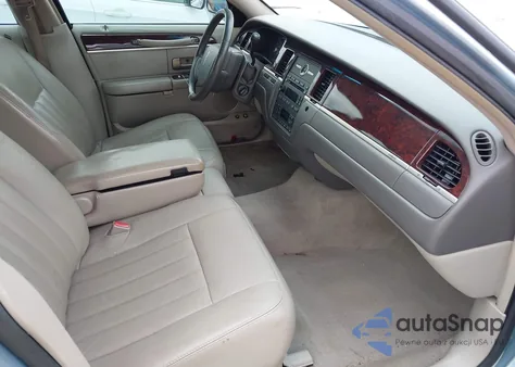 2007 Lincoln Town Car Signature z USA, uszkodzony, nr VIN 1LNHM81V27Y622316